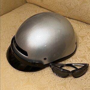 Elegant Silver Riding Helmet with Black Visor